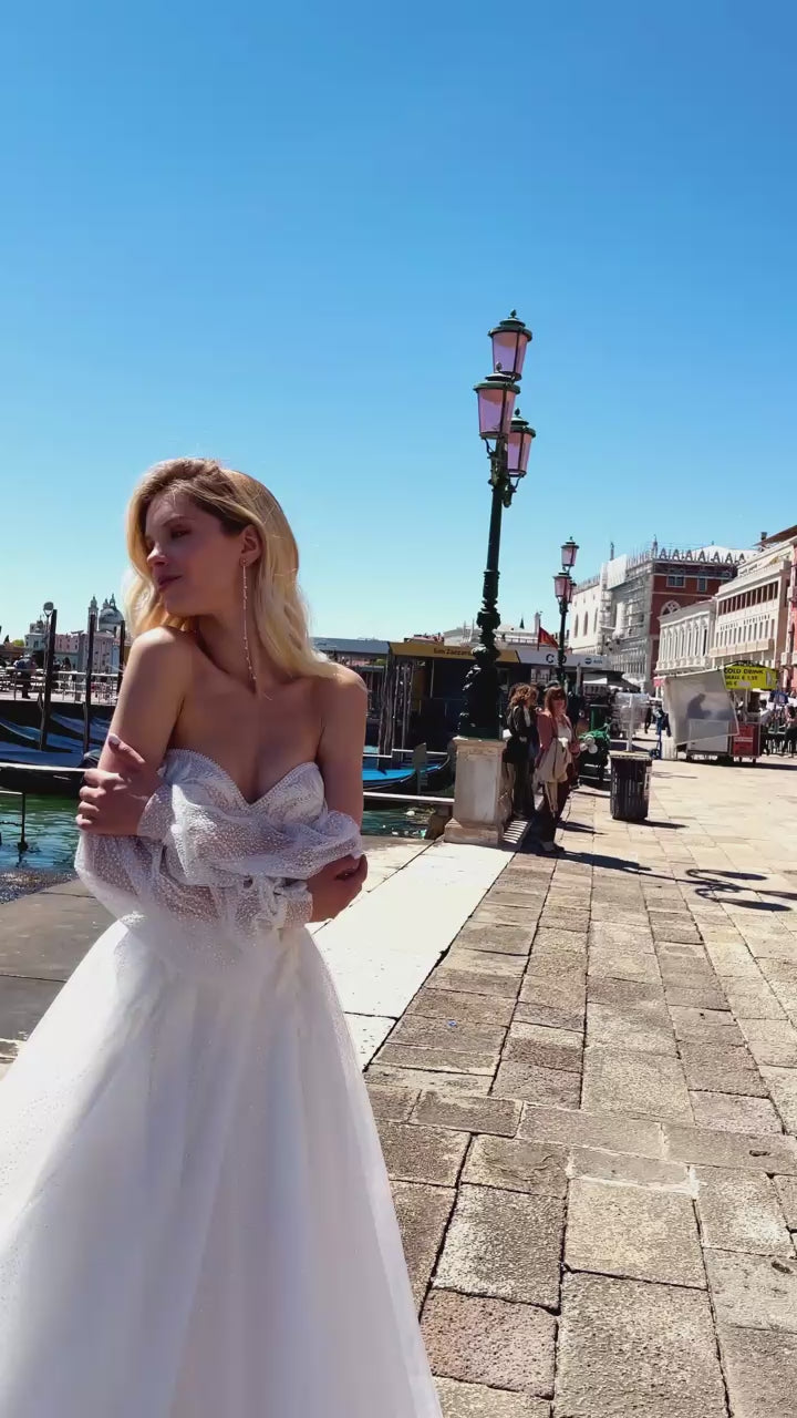 Bluma A-line Off-shoulder/Drop shoulders Ivory Wedding dress video