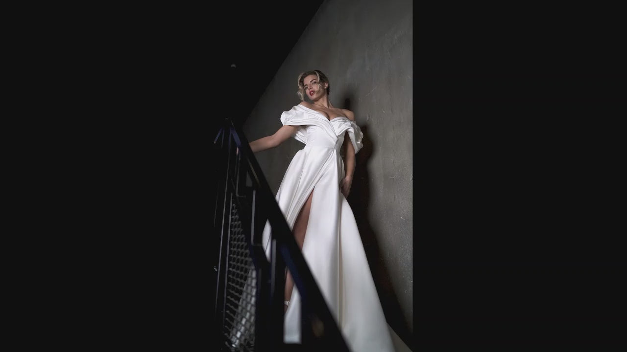 Audrey A-line Off-shoulder/Drop shoulders Ivory Wedding dress video