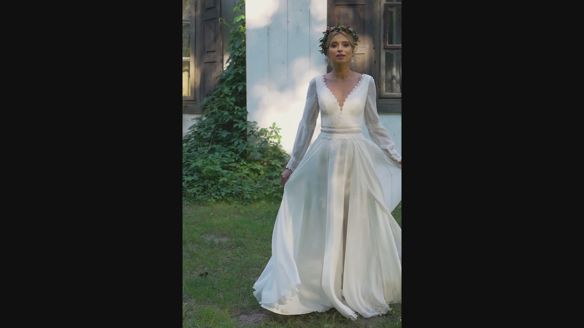Merida A-line V-neck Ivory Wedding dress video