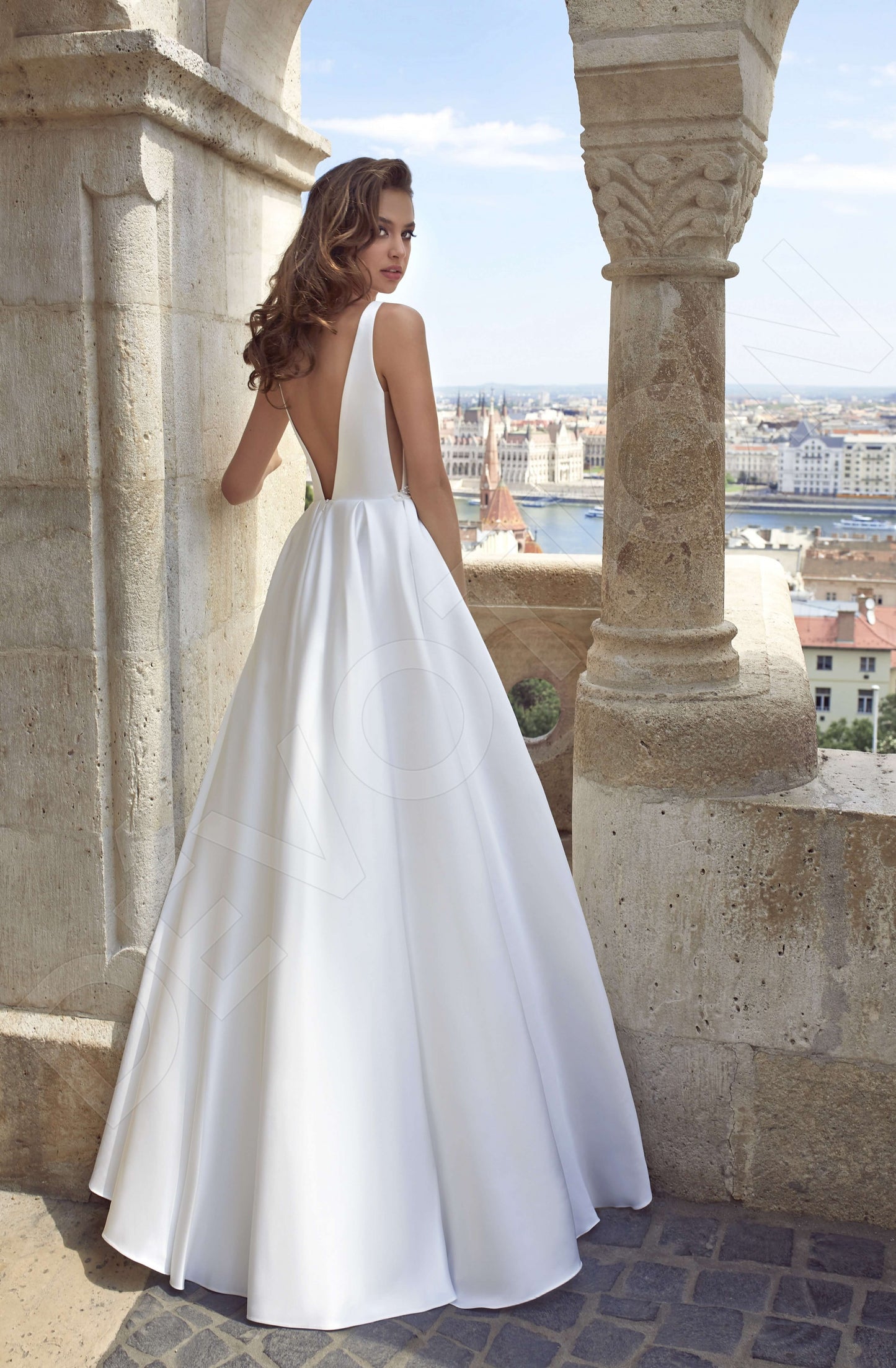 Slamia Open back A-line Sleeveless Wedding Dress 2