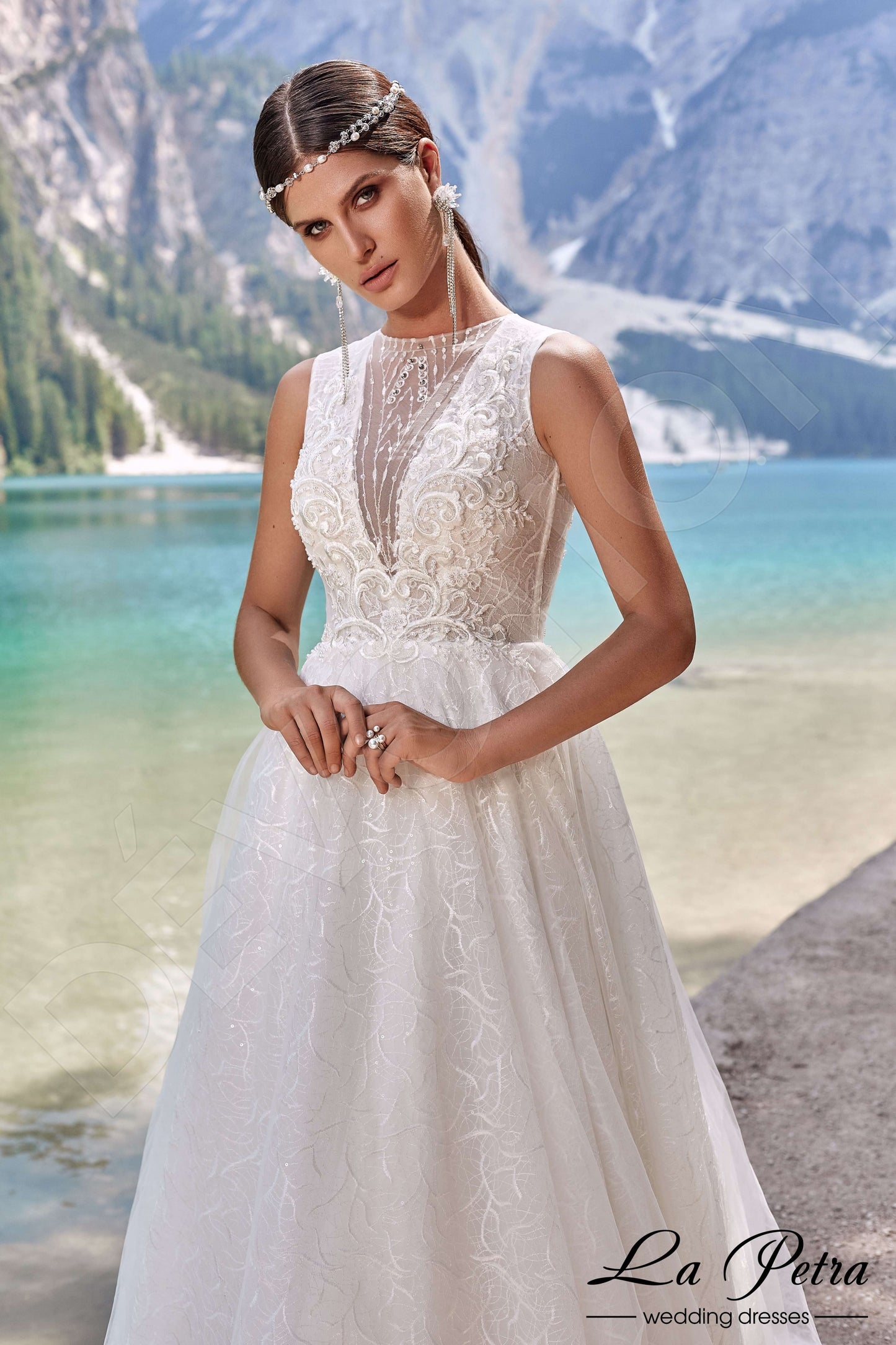Helenya Full back A-line Sleeveless Wedding Dress 2