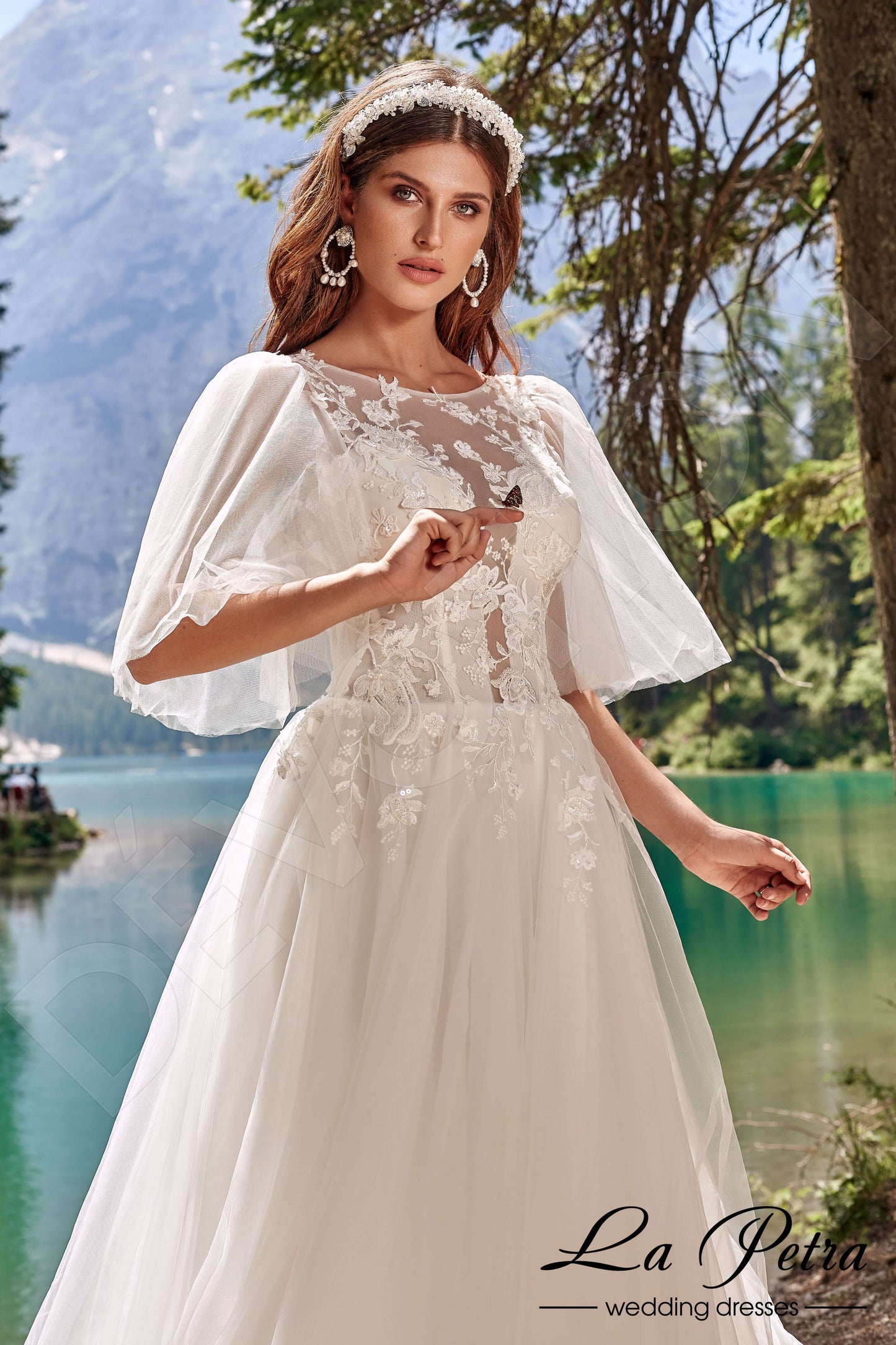 Amilia Open back A-line Half sleeve Wedding Dress 2