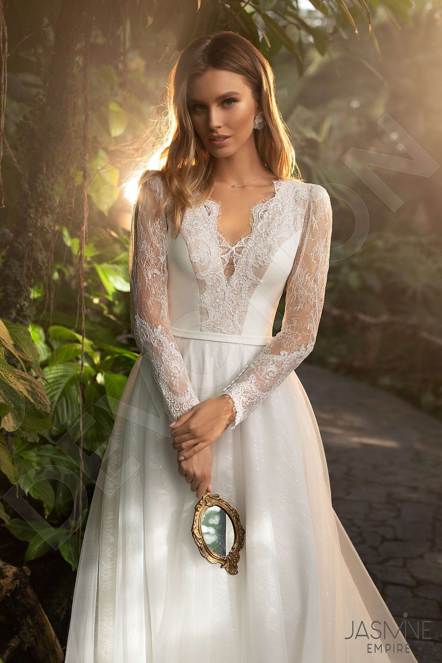 Ara Open back A-line Long sleeve Wedding Dress 2