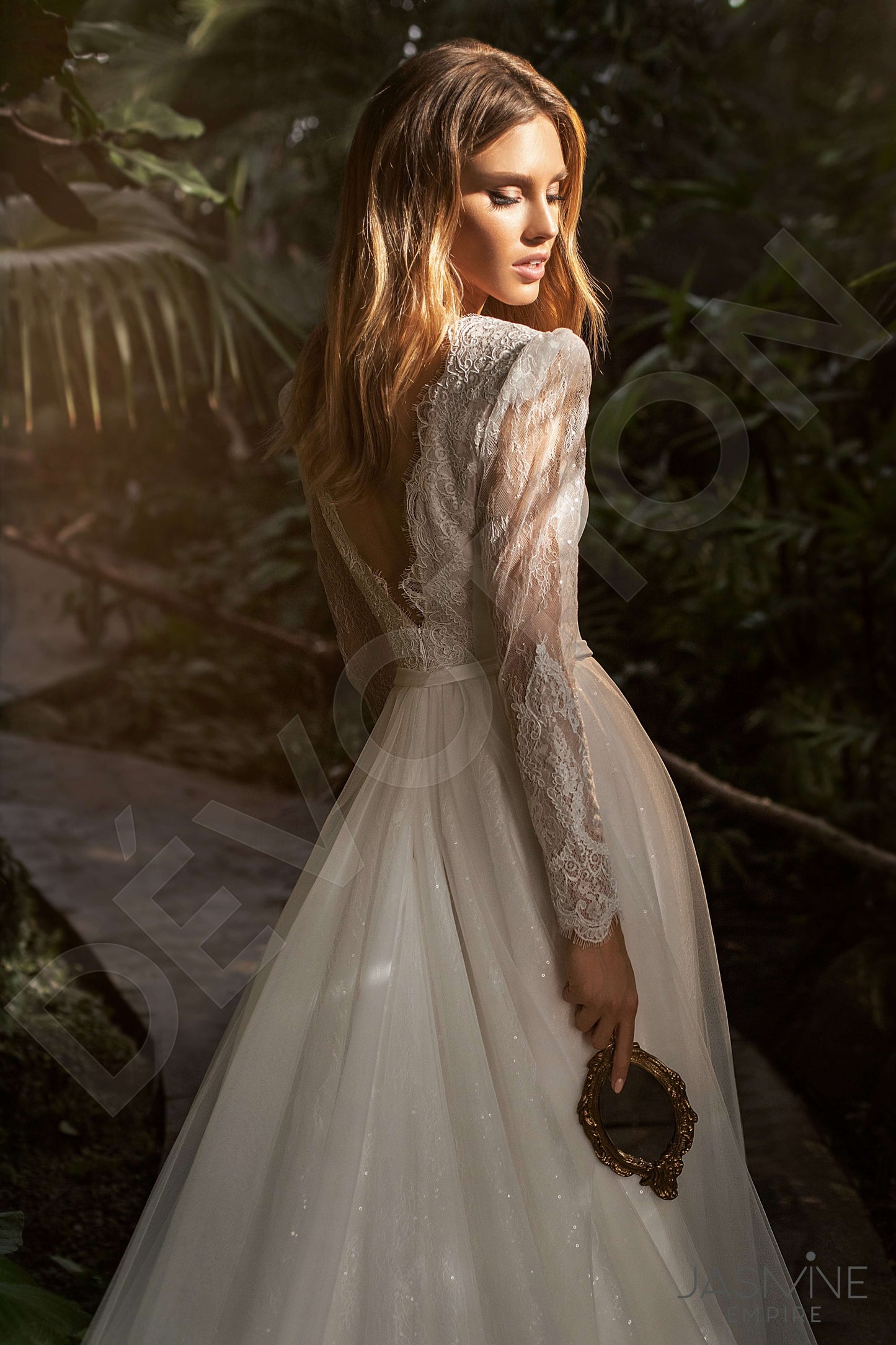 Ara Open back A-line Long sleeve Wedding Dress 3