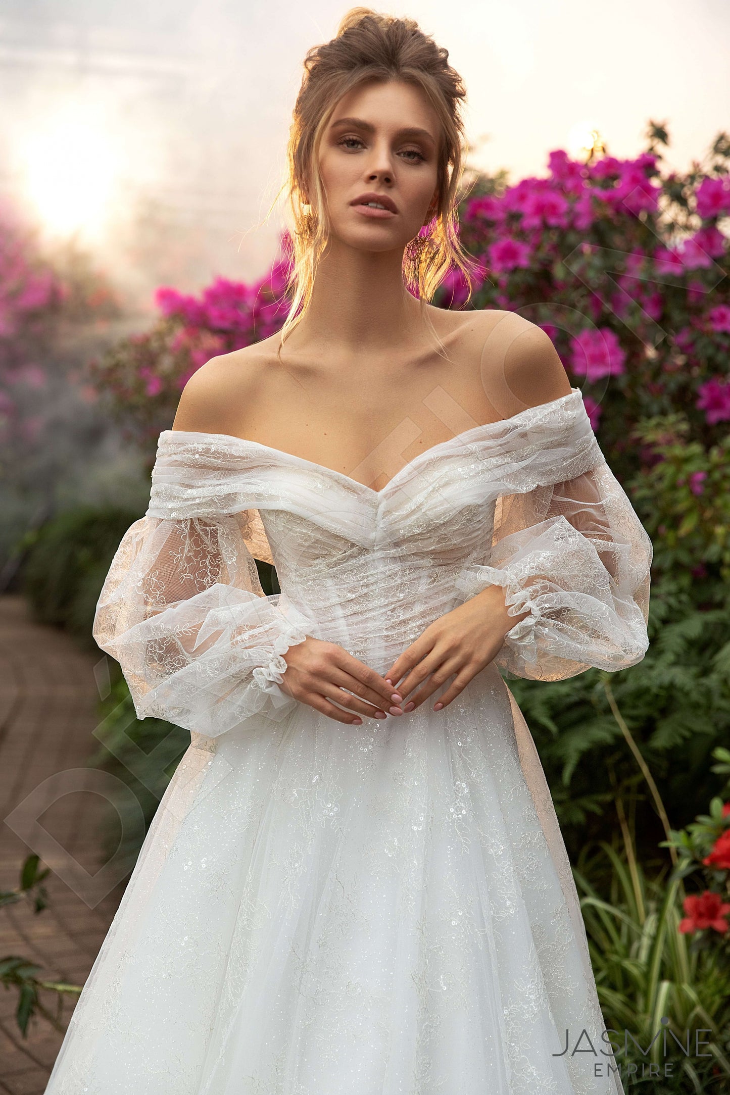 Vika Open back A-line Long sleeve Wedding Dress 2