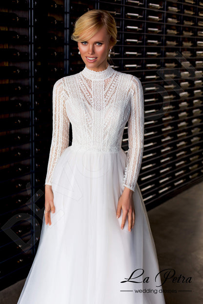Leina Full back A-line Long sleeve Wedding Dress 4