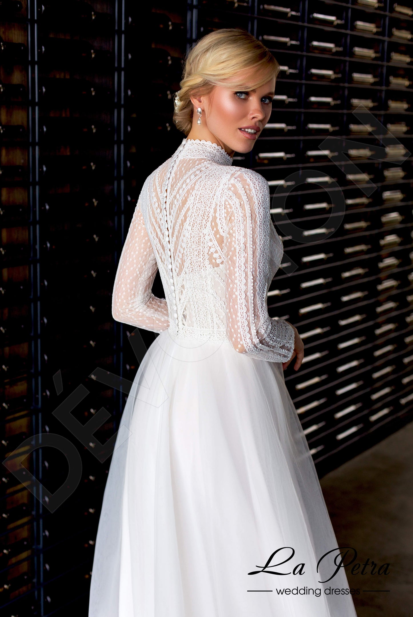 Leina Full back A-line Long sleeve Wedding Dress 7