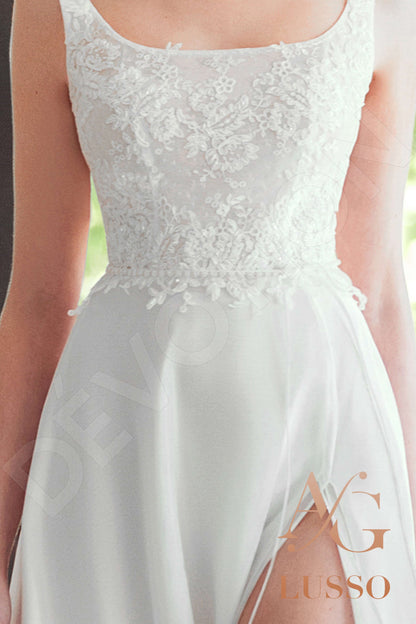 Synthy Open back A-line Sleeveless Wedding Dress 3
