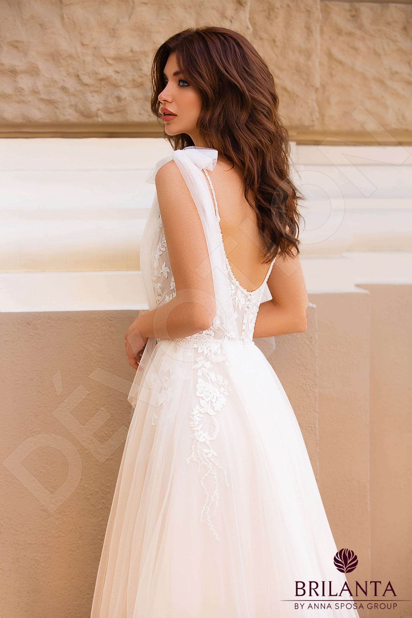 Orfeya Open back A-line Straps Wedding Dress 3