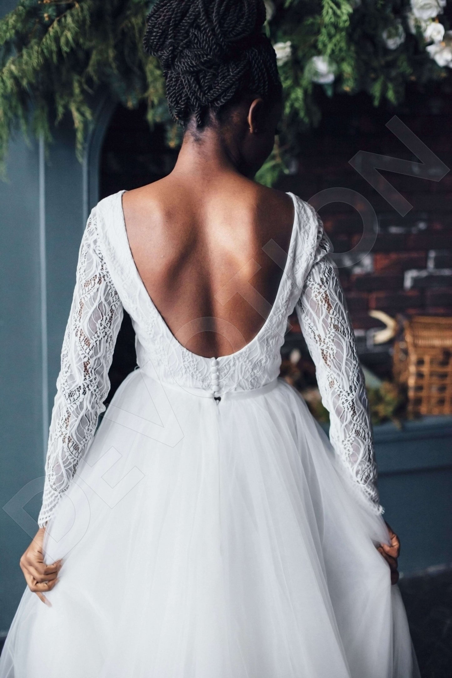 Jacklyn Open back A-line Long sleeve Wedding Dress 3