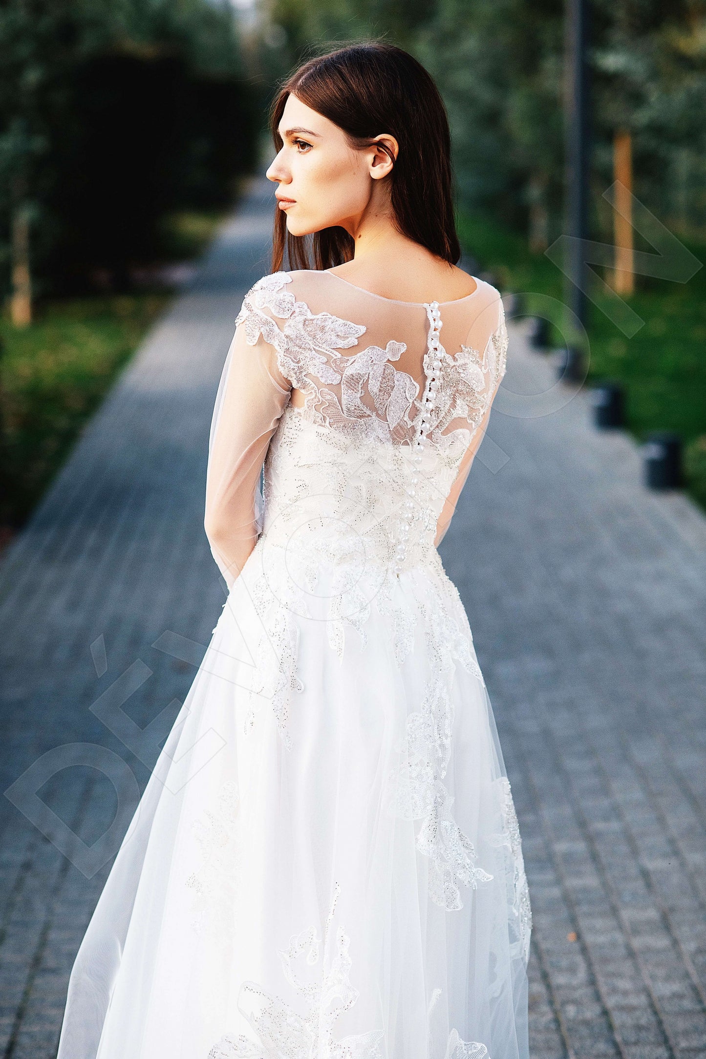 Zulma Full back A-line Long sleeve Wedding Dress 3