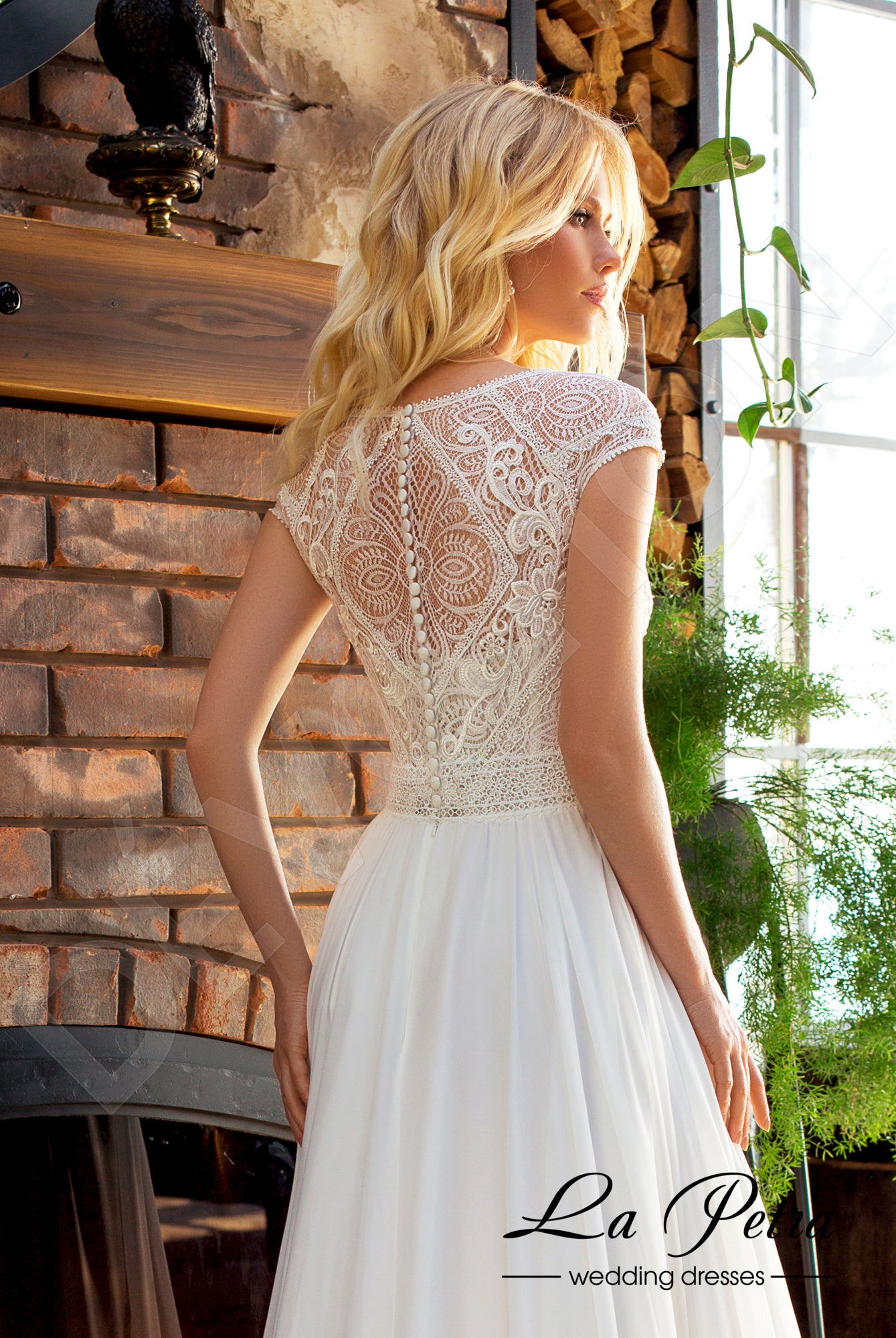 Marikala Full back A-line Short/ Cap sleeve Wedding Dress 3