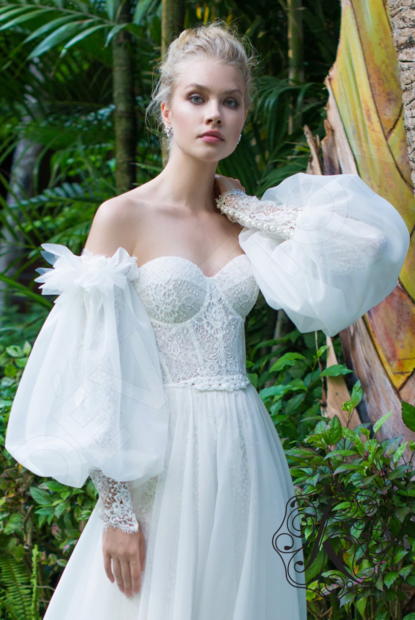 Anna-Liza Open back A-line Strapless Wedding Dress 2