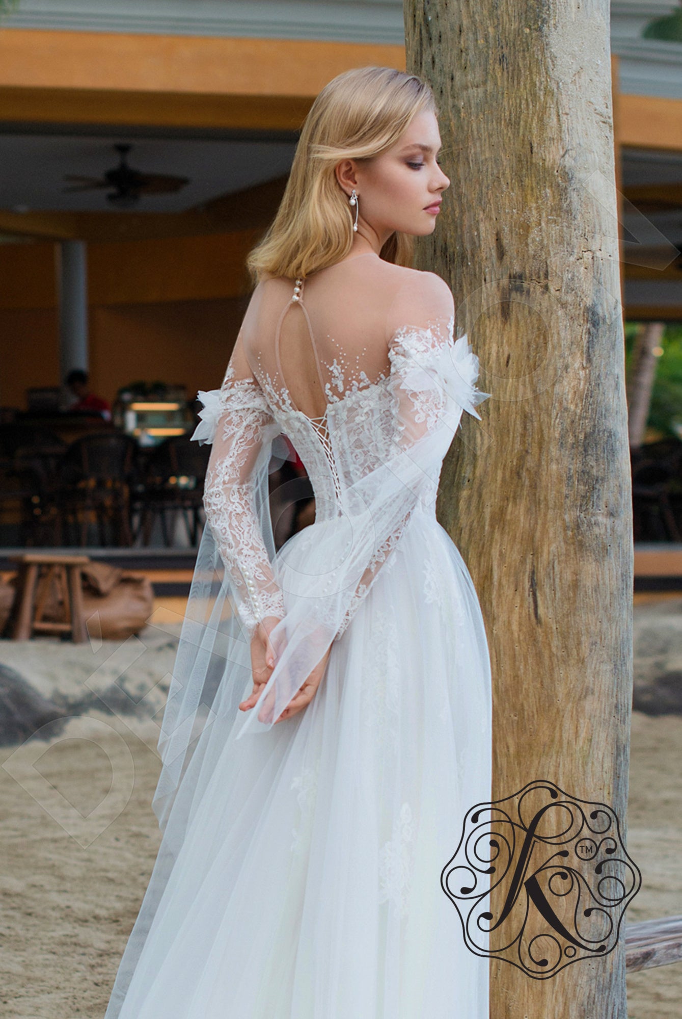 Flamenca A-line Illusion Milk Wedding dress