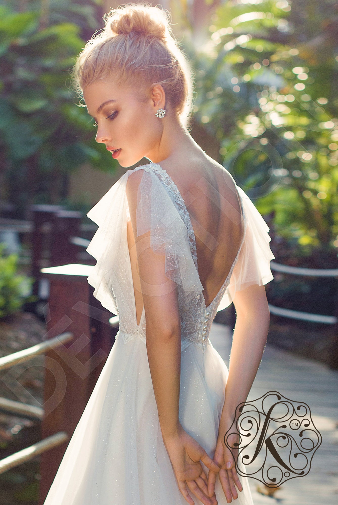Scarlet A-line Deep V-neck Milk Wedding dress