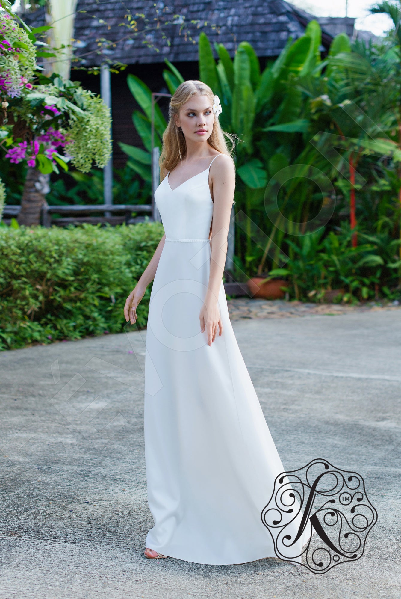 Weiss Full back A-line Long sleeve Wedding Dress 5