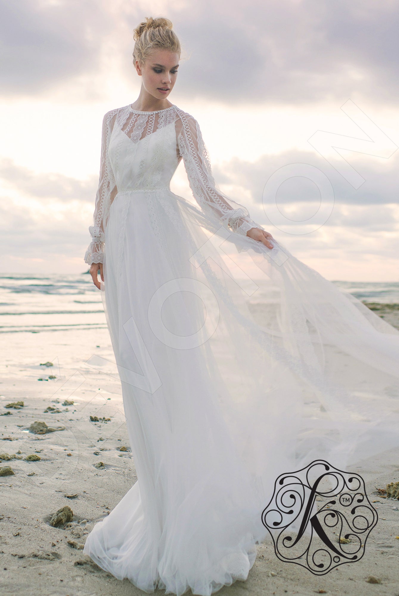 Weiss Full back A-line Long sleeve Wedding Dress Front
