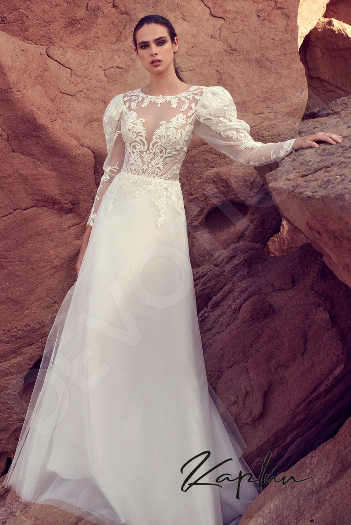 Arhelia Full back A-line Long sleeve Wedding Dress Front