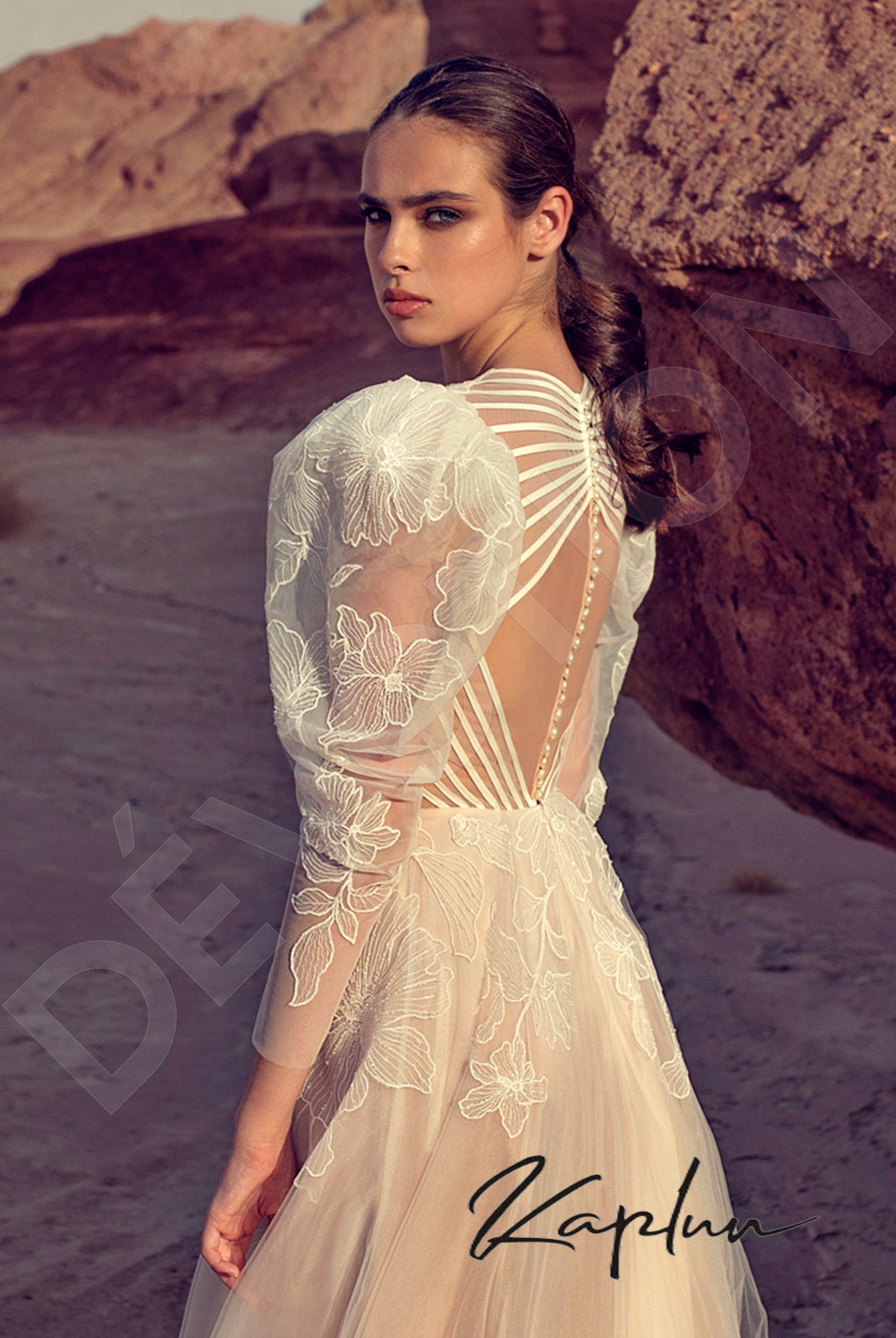 Itana Full back A-line Long sleeve Wedding Dress 3