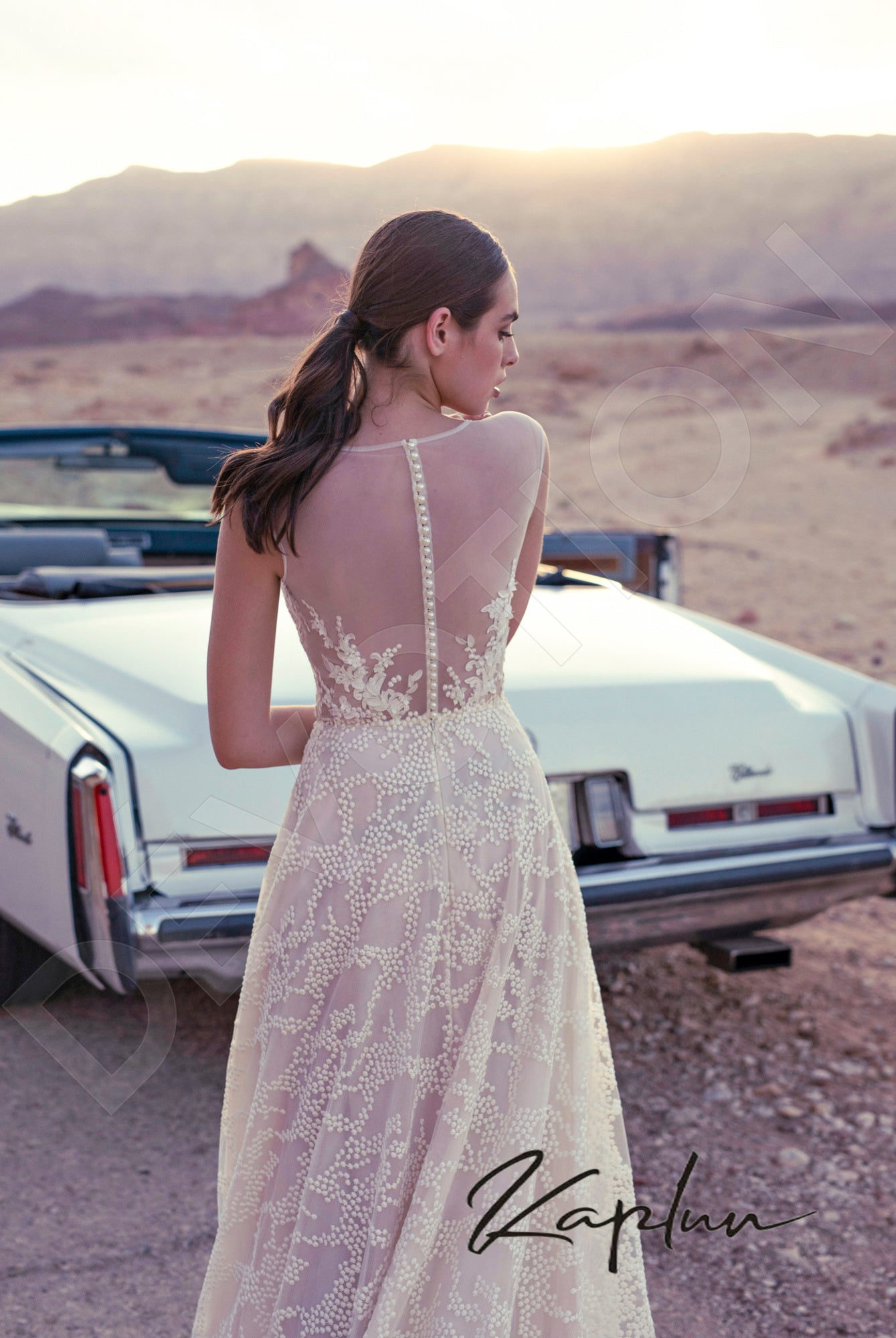 Mariota Full back A-line Sleeveless Wedding Dress Back