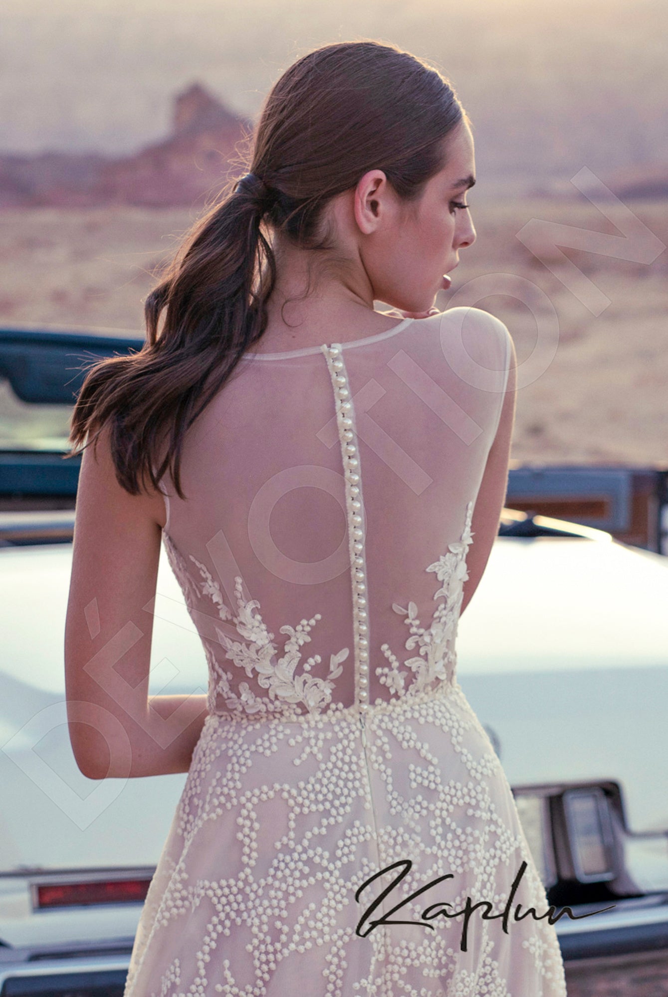 Mariota Full back A-line Sleeveless Wedding Dress 3
