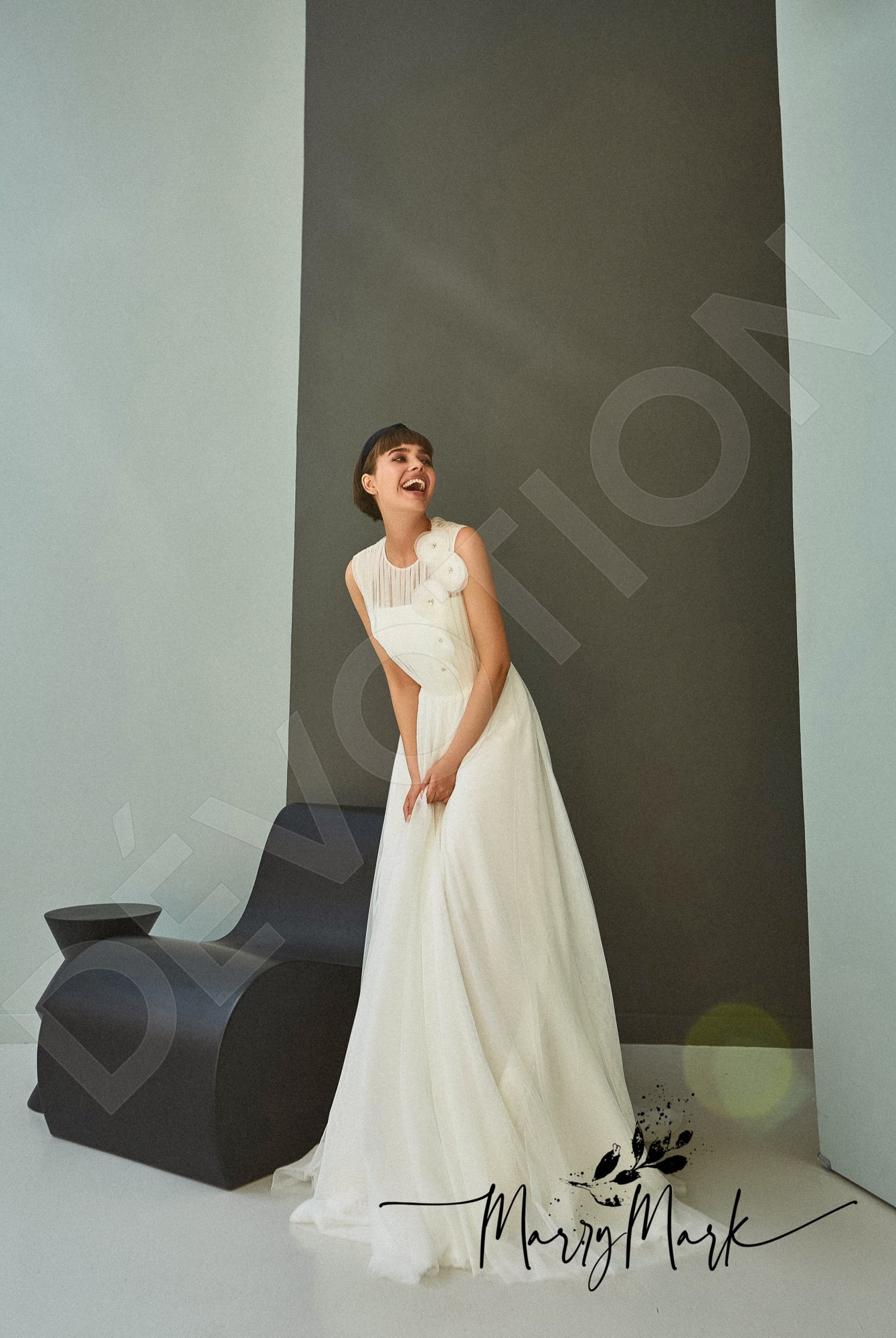 Elma A-line Jewel Milk Wedding dress