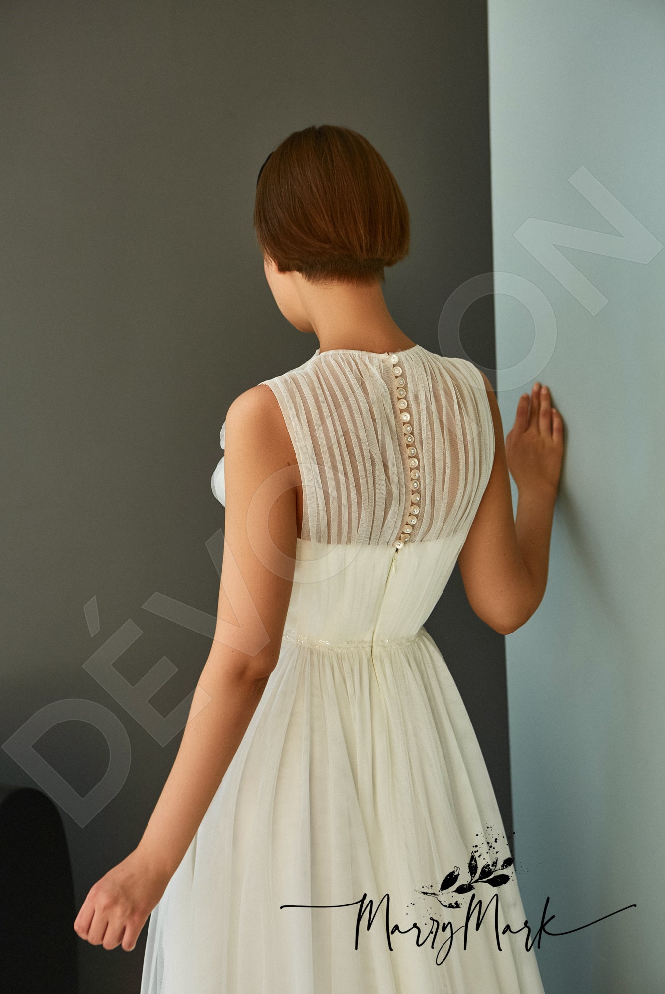 Elma Full back A-line Sleeveless Wedding Dress 3