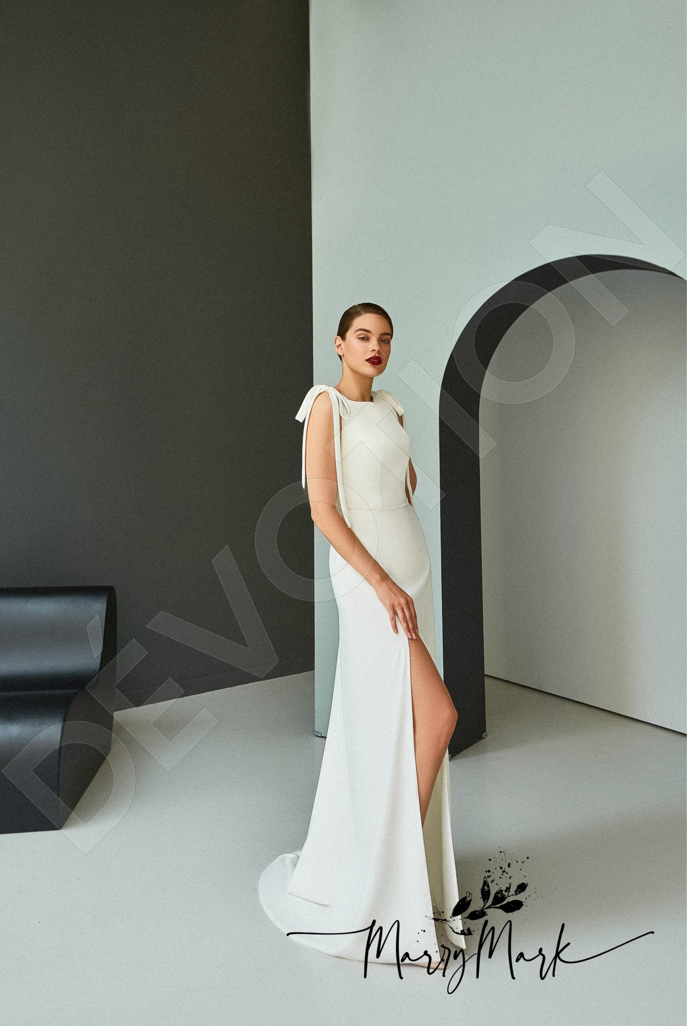 Genaya Open back A-line Detachable sleeves Wedding Dress 4