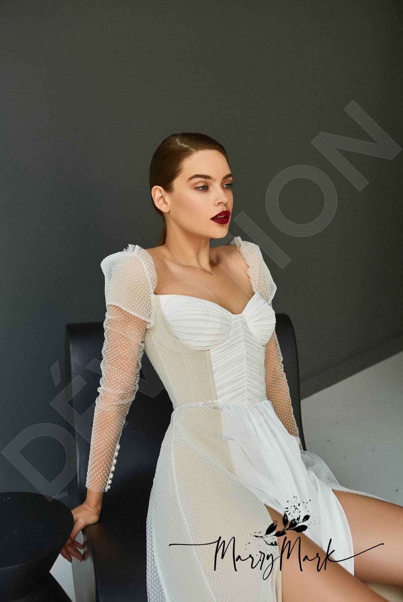 Lauta Open back A-line Long sleeve Wedding Dress 2