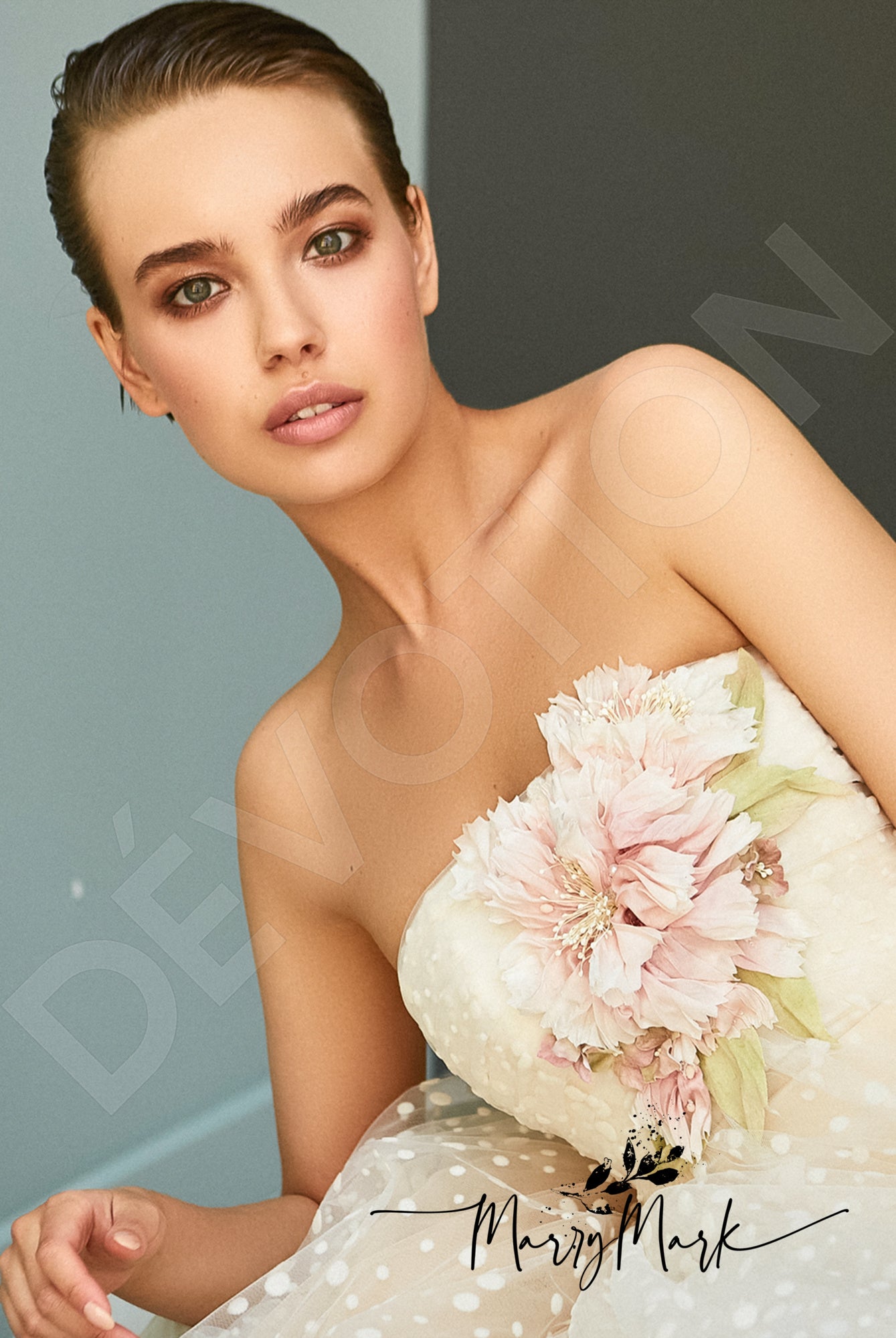 Lisma Open back A-line Strapless Wedding Dress 5
