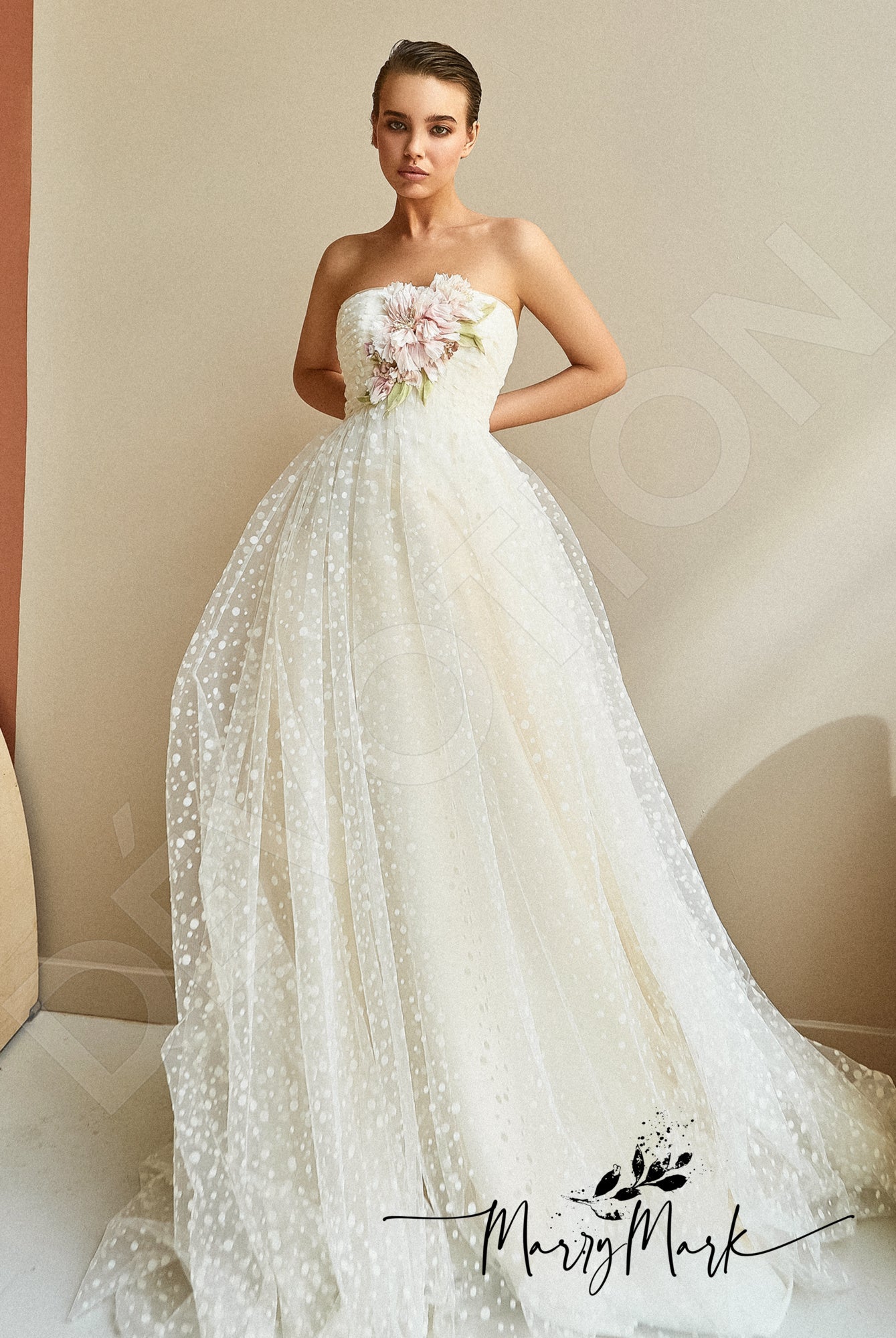 Lisma Open back A-line Strapless Wedding Dress 2