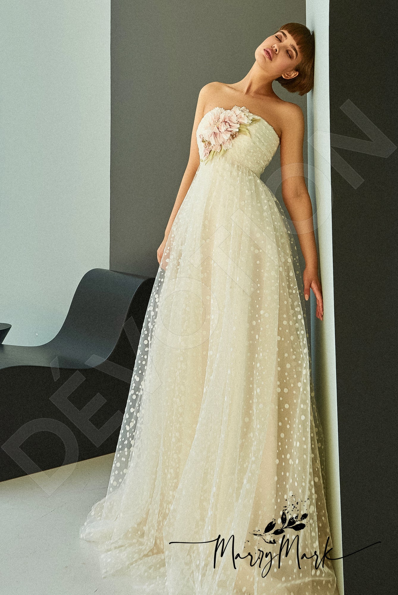 Lisma Open back A-line Strapless Wedding Dress 4