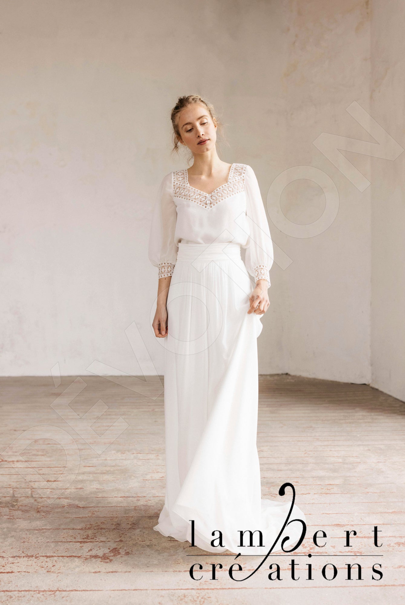 Aurore Open back A-line Long sleeve Wedding Dress 5