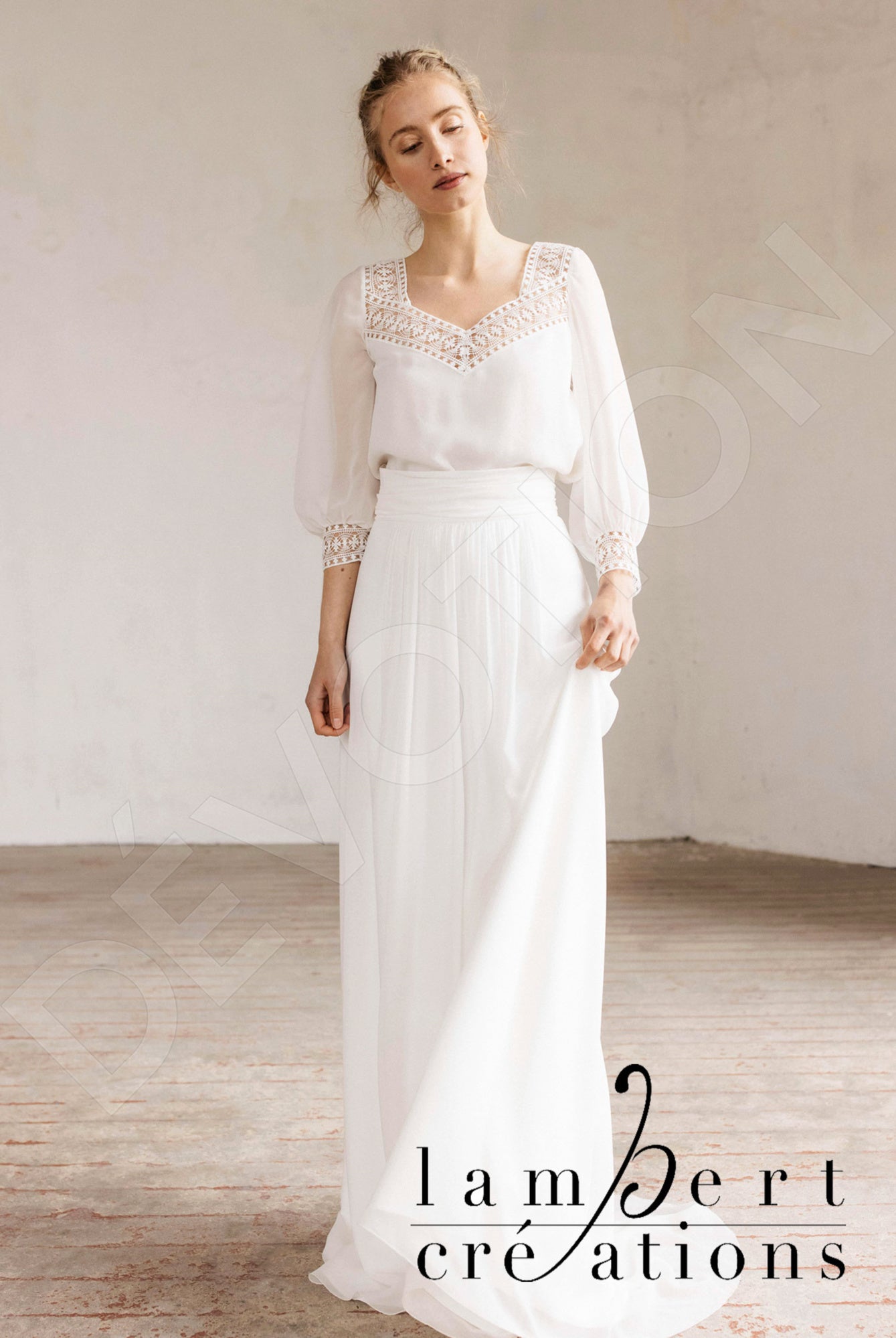 Aurore Open back A-line Long sleeve Wedding Dress Front
