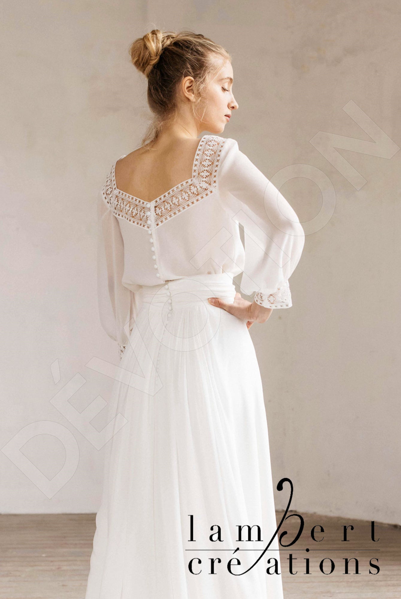 Aurore A-line Queen Anne Ivory Wedding dress