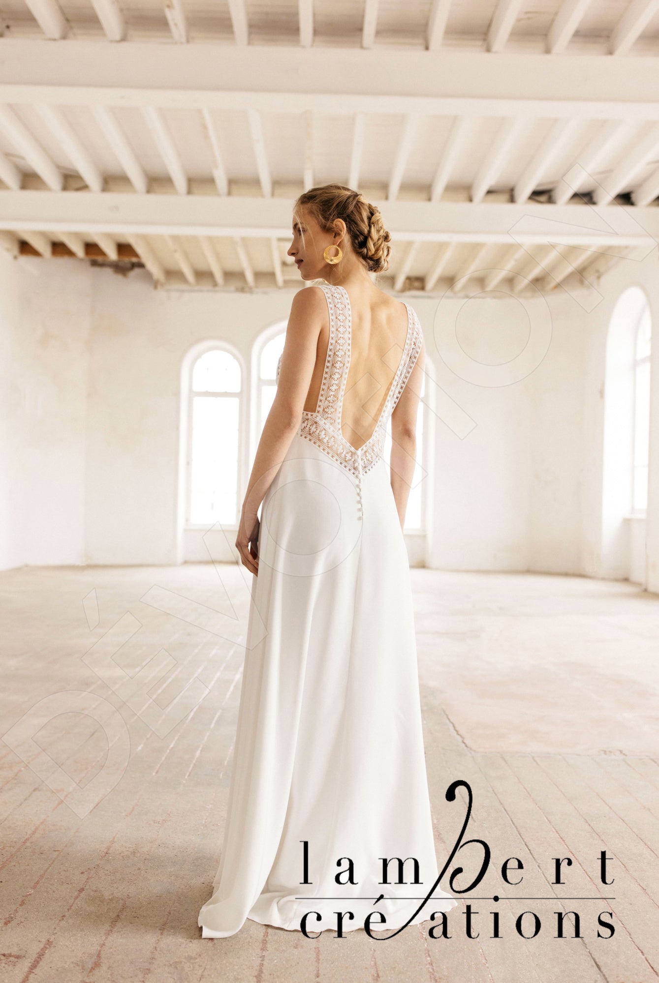 Eternité A-line Deep V-neck Ivory Wedding dress