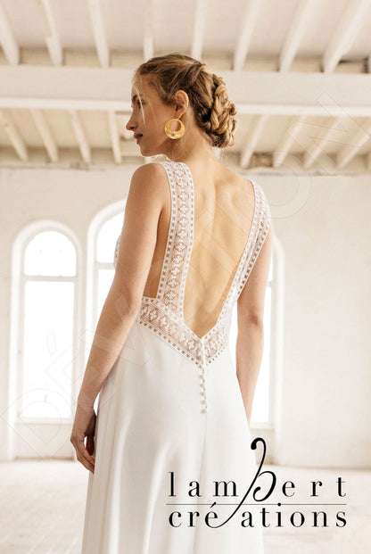 Eternité Open back A-line Straps Wedding Dress 3