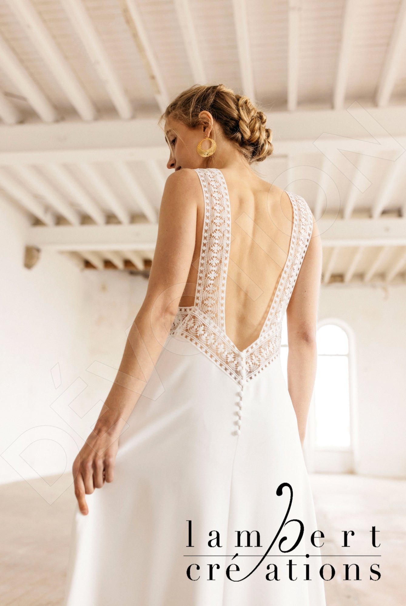 Eternité A-line Deep V-neck Ivory Wedding dress