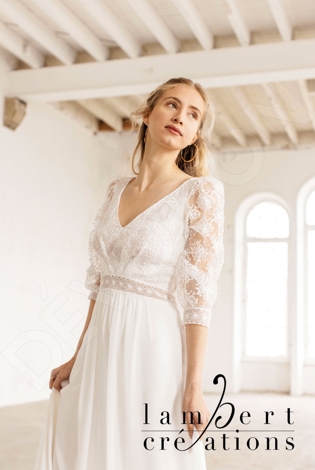 Flocon A-line V-neck Ivory Wedding dress