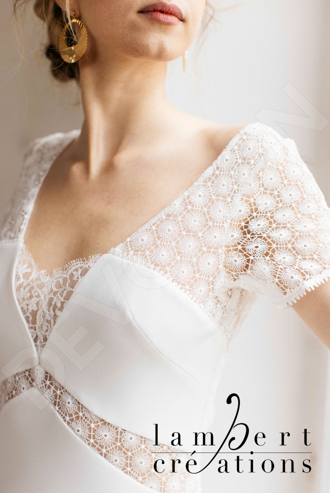 Infini A-line V-neck Ivory Wedding dress