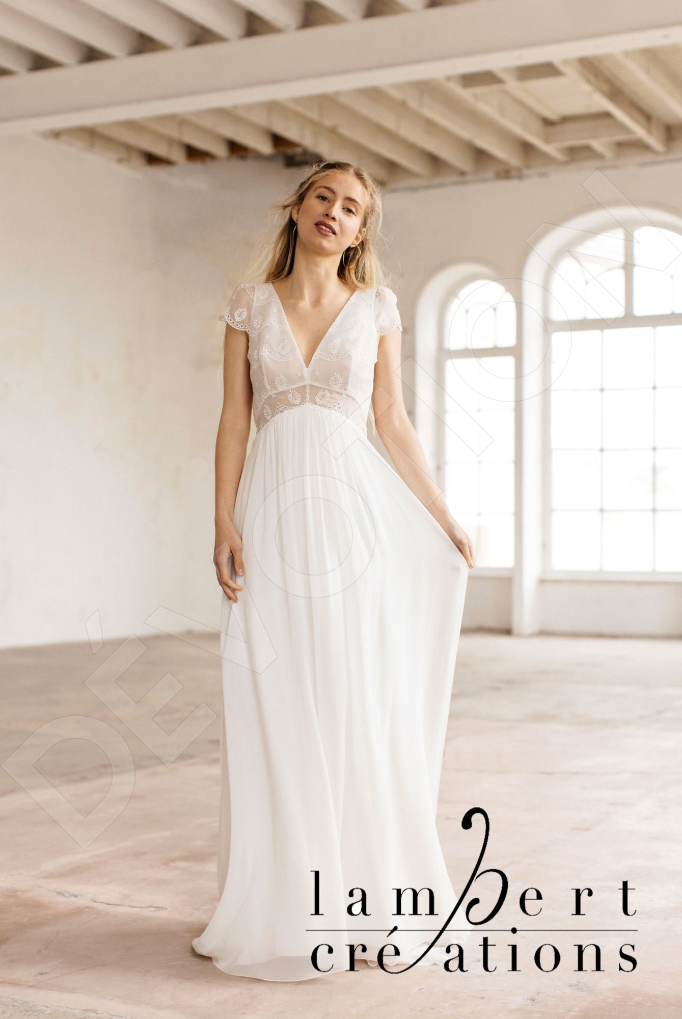 Nymphe A-line V-neck Ivory Wedding dress