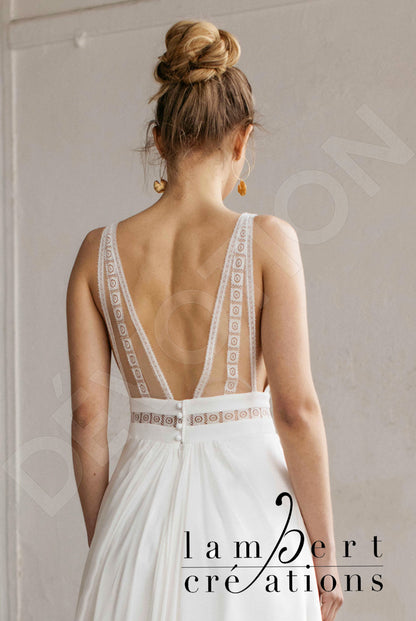 Océan Open back A-line Straps Wedding Dress 3