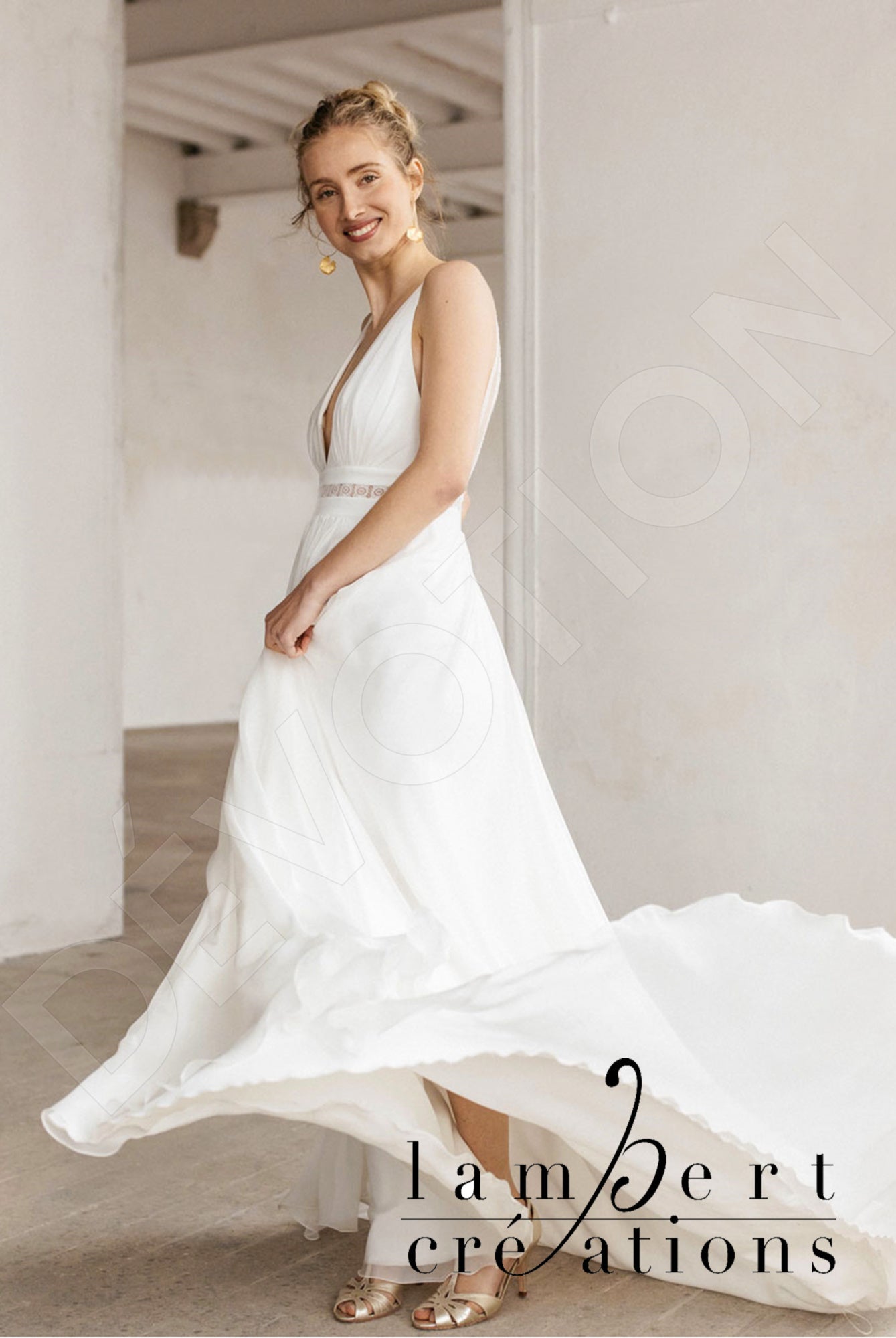 Océan Open back A-line Straps Wedding Dress 6