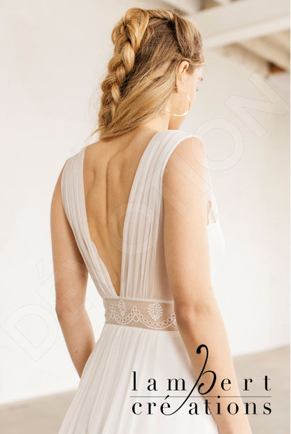 Oural Open back A-line Sleeveless Wedding Dress 3