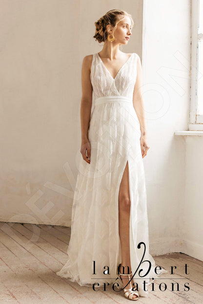 Plume Open back A-line Sleeveless Wedding Dress 5