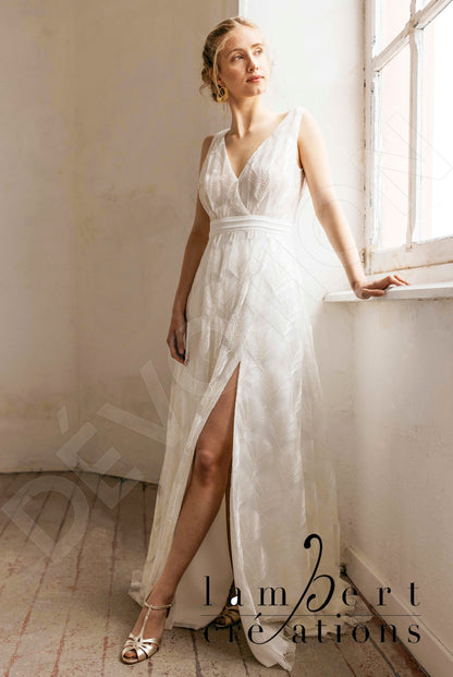 Plume Open back A-line Sleeveless Wedding Dress Front
