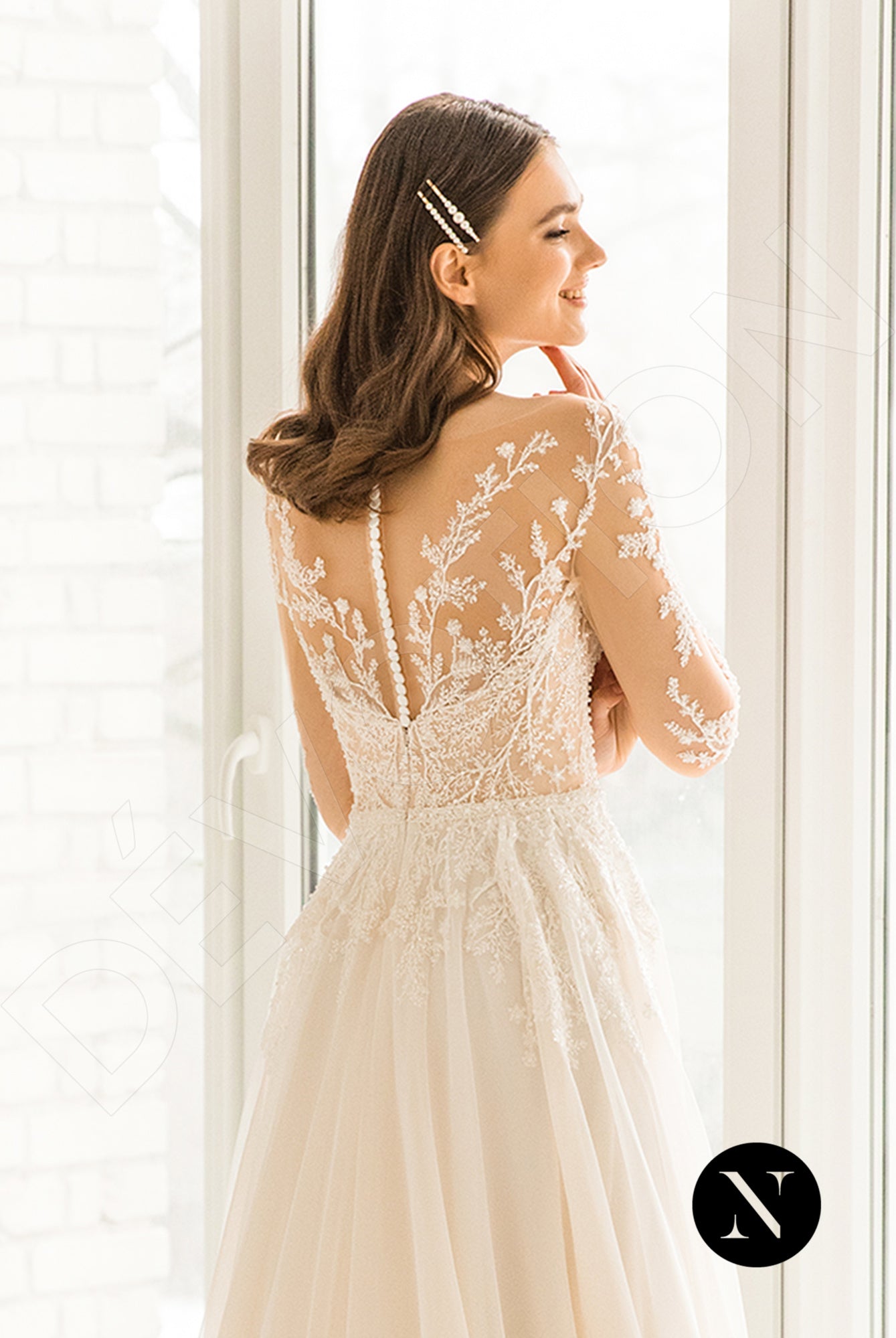 Averill Full back A-line Long sleeve Wedding Dress 3