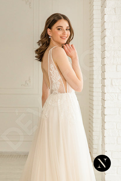 Lessie Open back A-line Sleeveless Wedding Dress 3
