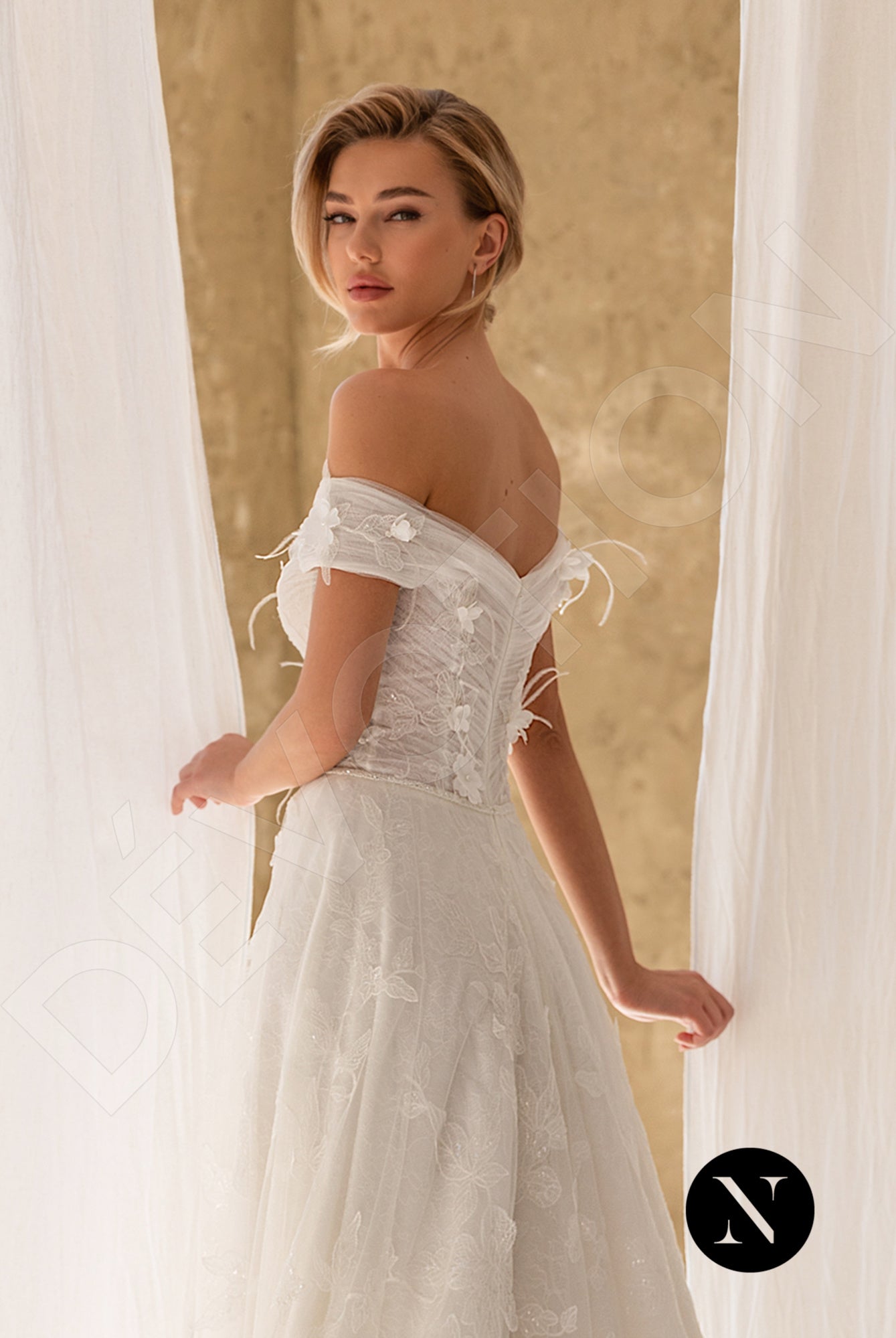 Esmina Open back A-line Short/ Cap sleeve Wedding Dress 3