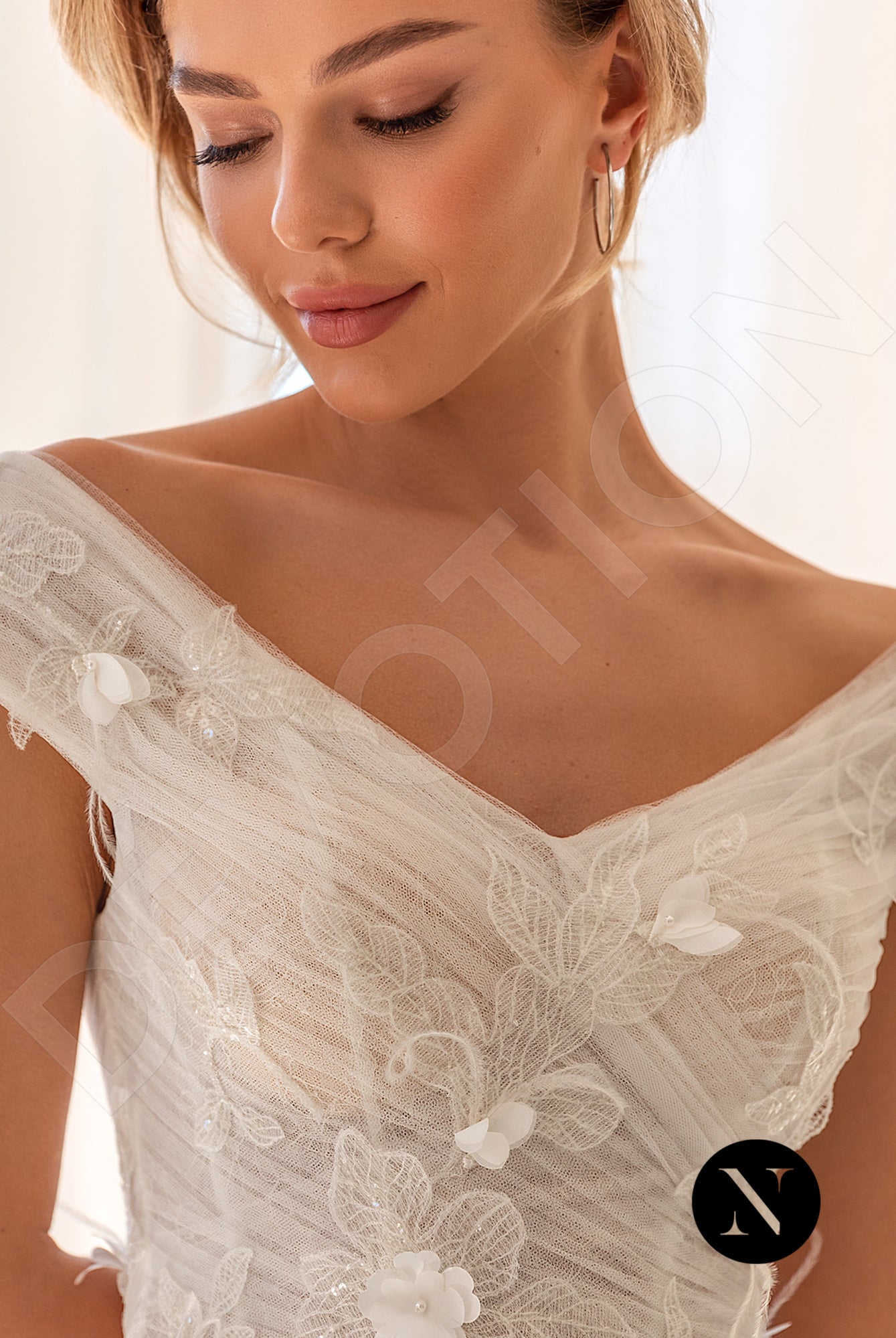 Esmina A-line Off-shoulder/Drop shoulders Milk Wedding dress